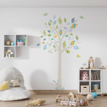 Adesivo Decorativo de Árvore para Quarto de Menino em tons de Azul, Verde e Amarelo - Caule Bege Creme